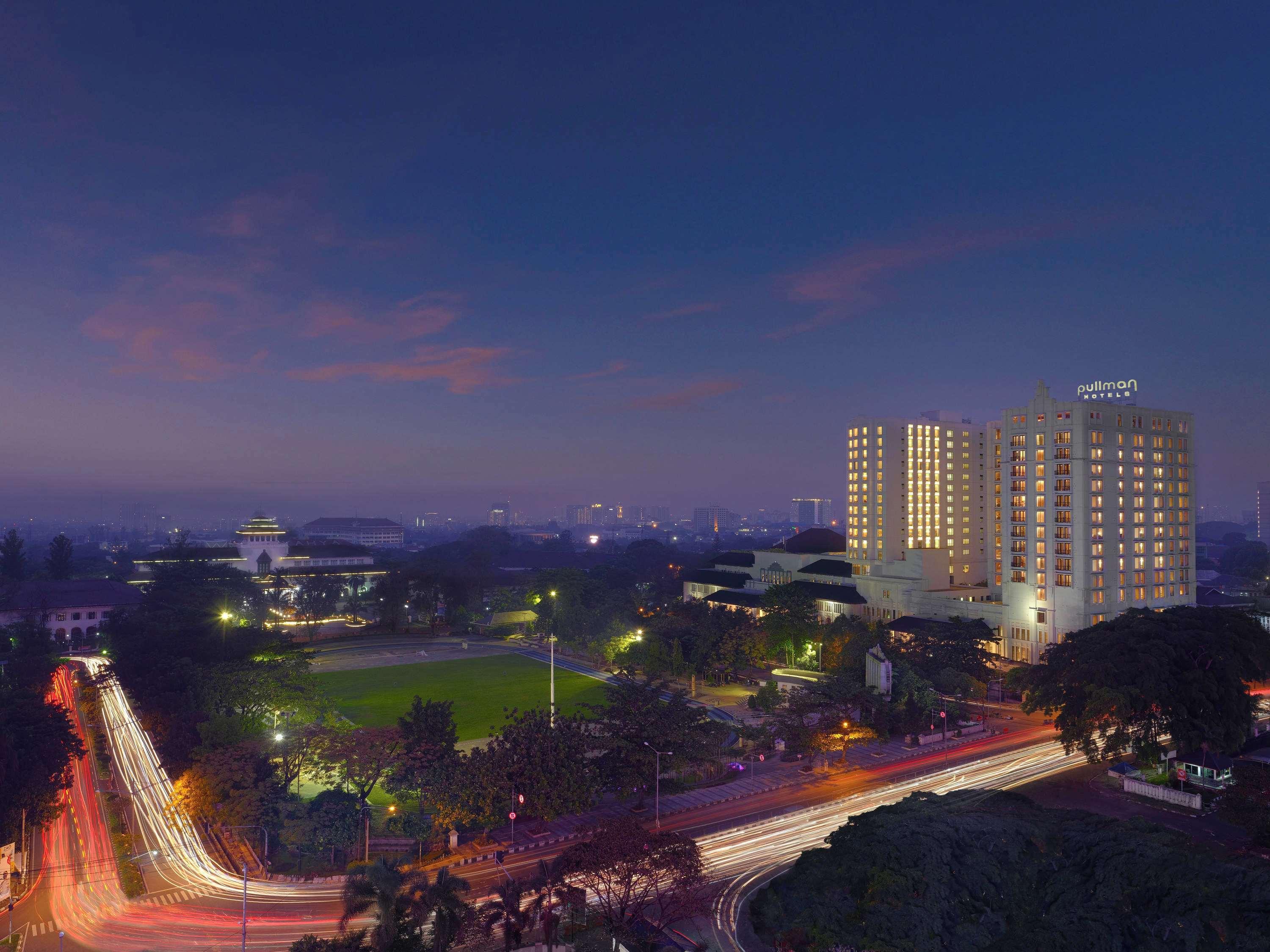 Pullman Bandung Grand Central Eksteriør bilde