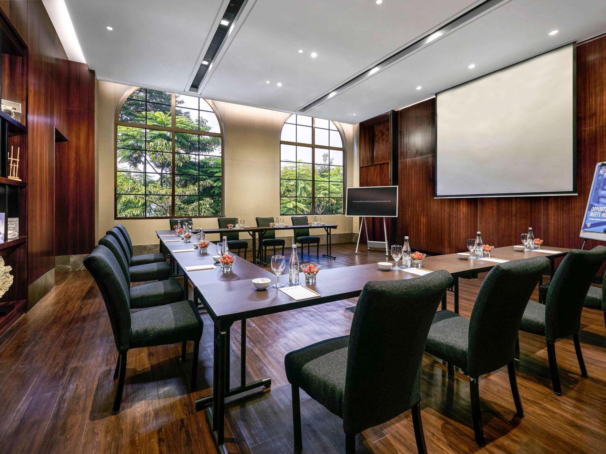 Pullman Bandung Grand Central Eksteriør bilde